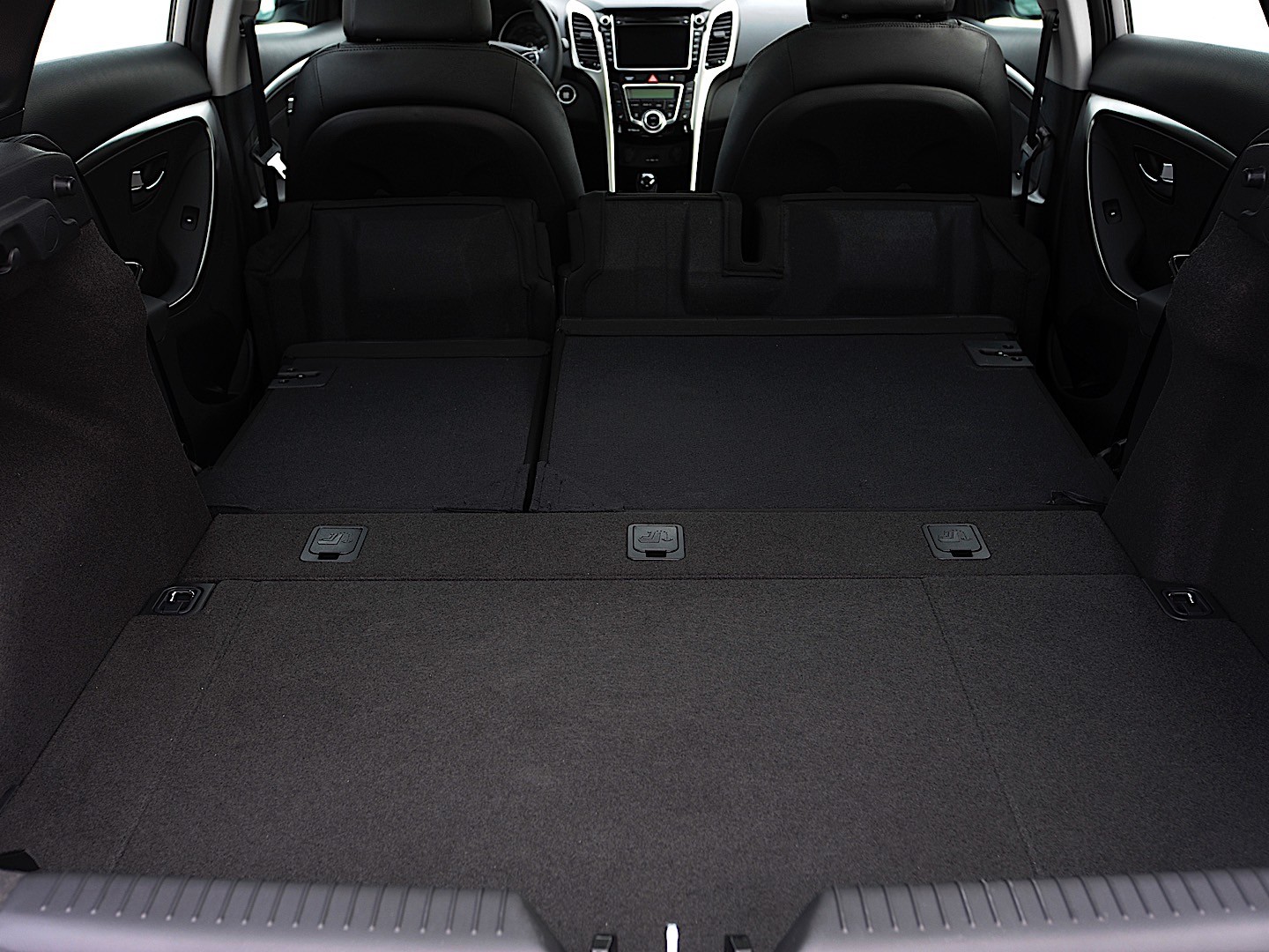 Hyundai Elantra Gt photo 17