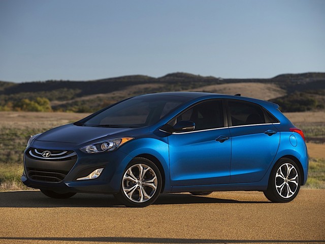 Hyundai Elantra Gt photo 3