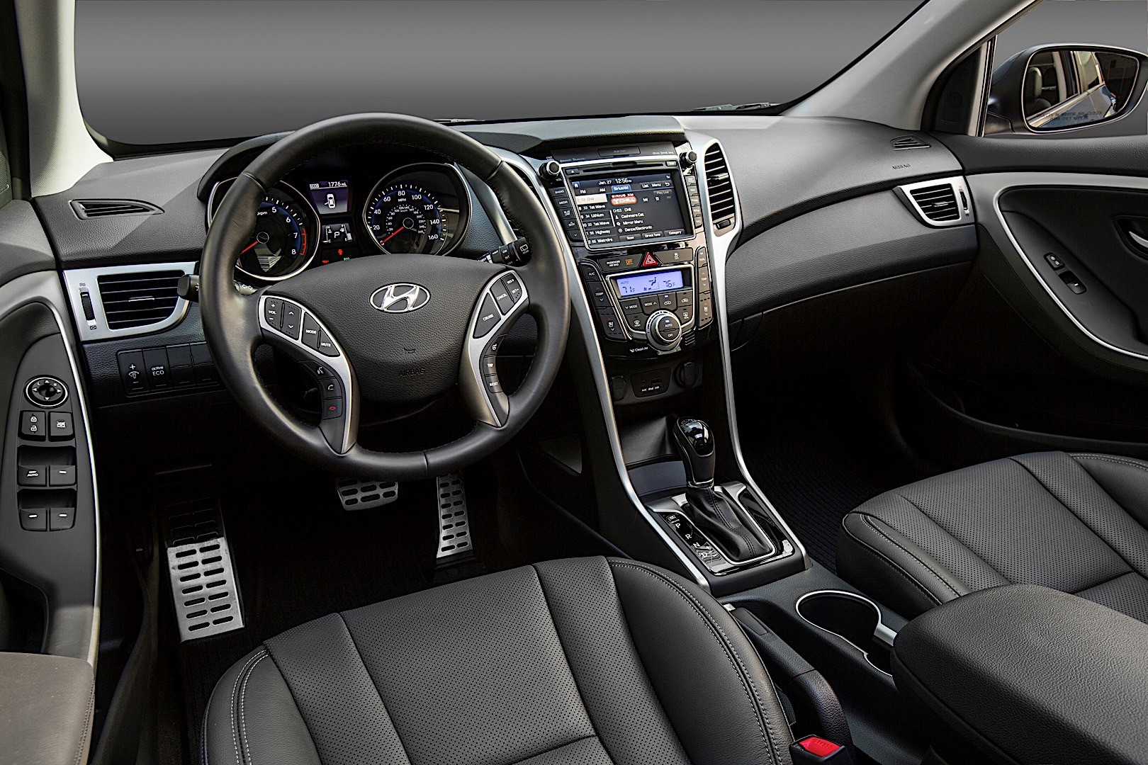 Hyundai Elantra Gt photo 20