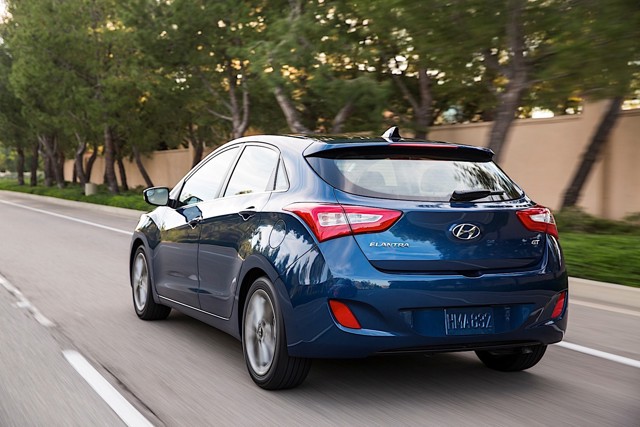 Hyundai Elantra Gt photo 4