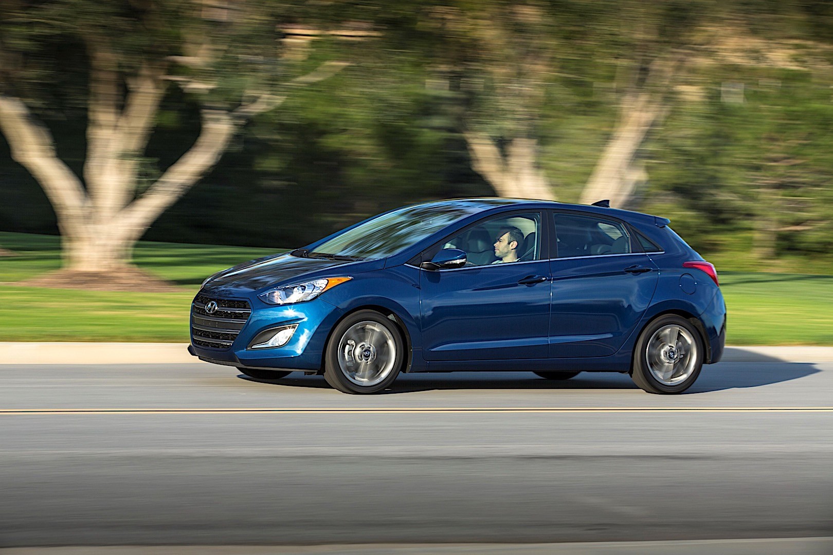 Hyundai Elantra Gt photo 6