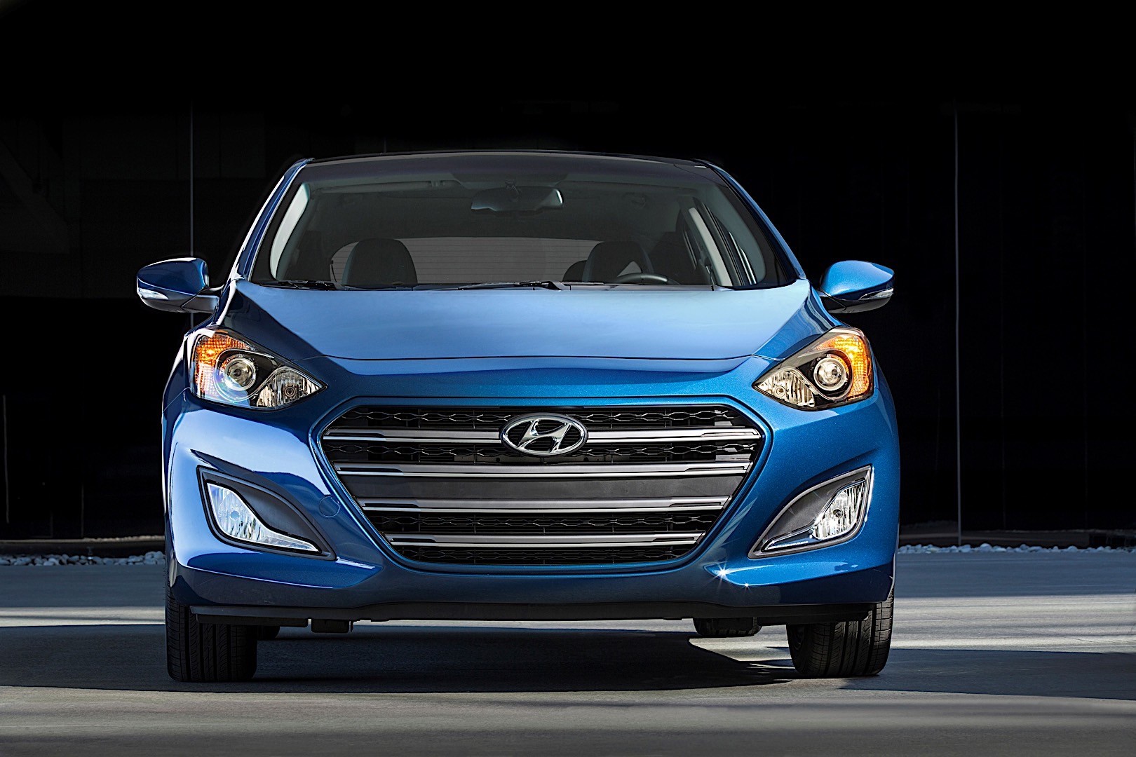 Hyundai Elantra Gt photo 7