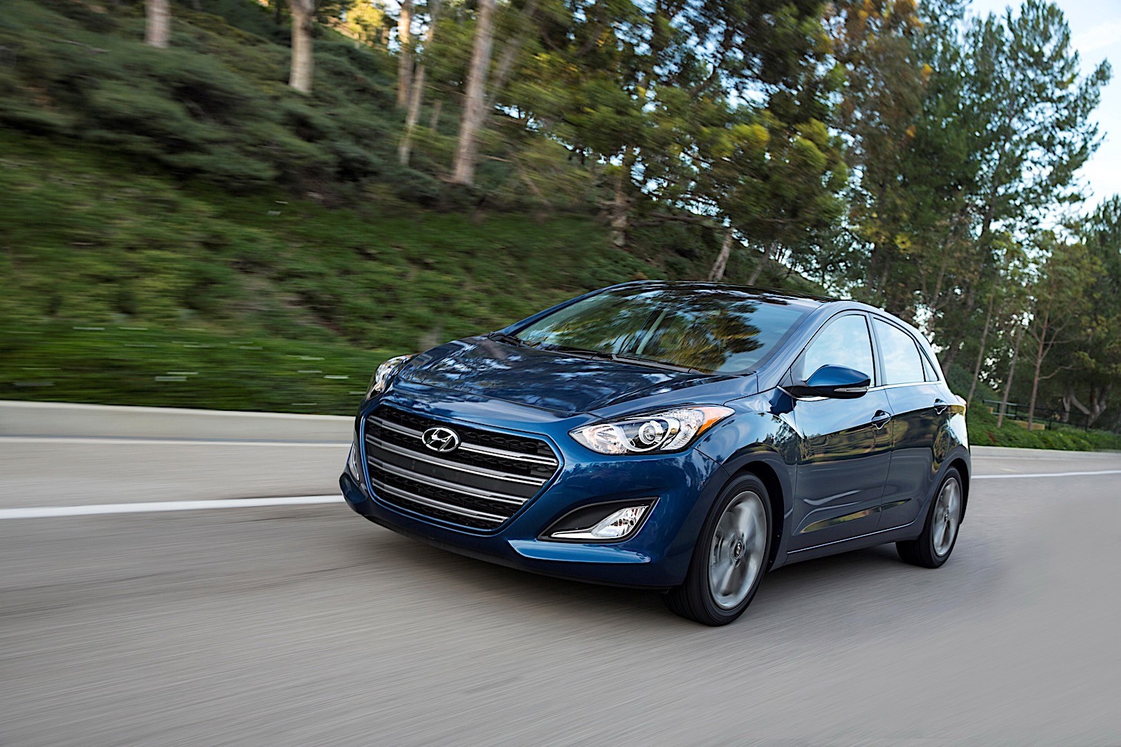 Hyundai Elantra Gt photo 10