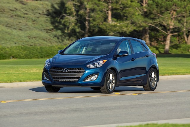 Hyundai Elantra Gt photo 12
