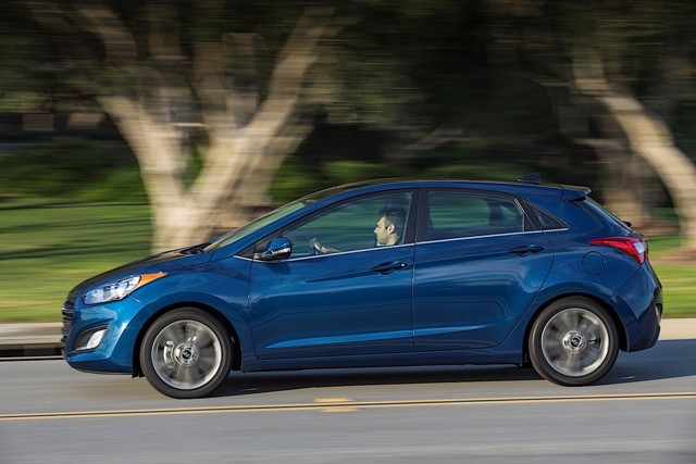 Hyundai Elantra Gt photo 13