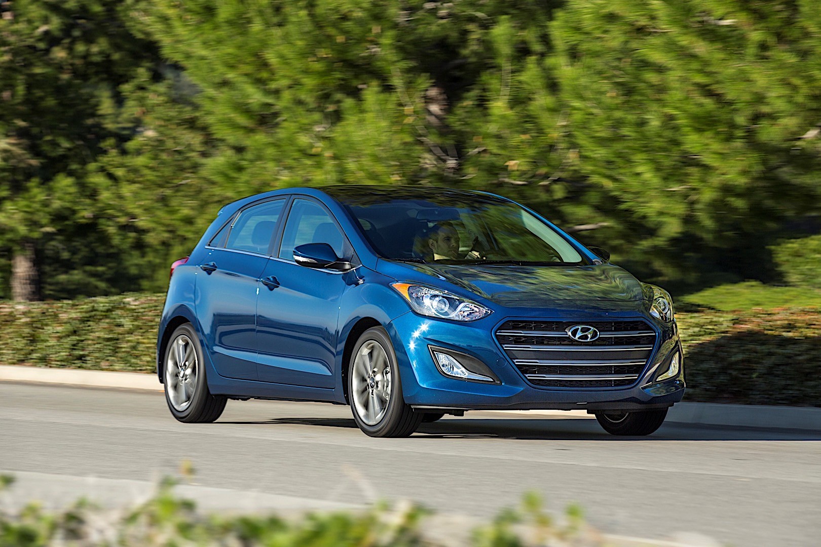 Hyundai Elantra Gt photo 15