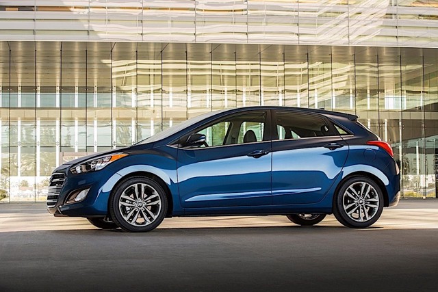 Hyundai Elantra Gt photo 16