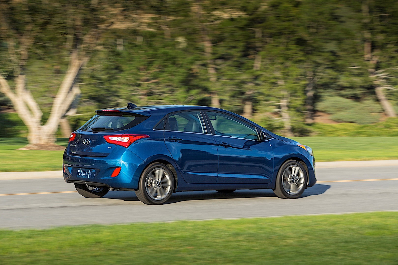 Hyundai Elantra Gt photo 17