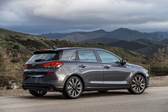Hyundai Elantra Gt photo 5