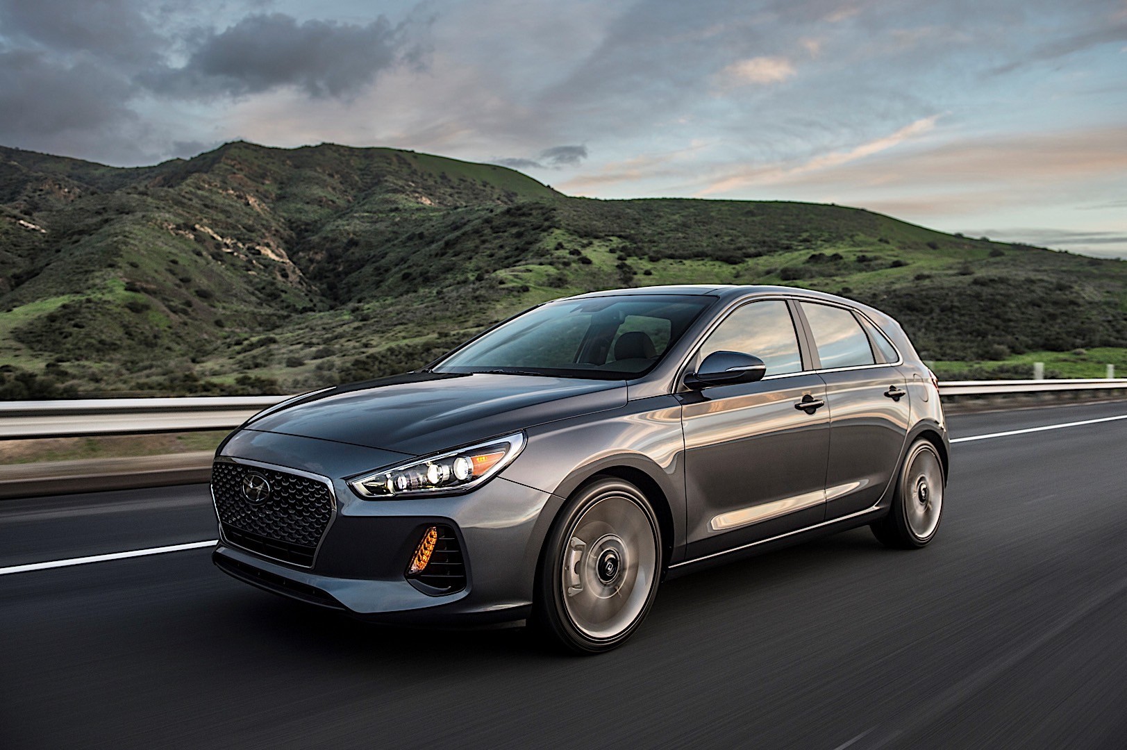 Hyundai Elantra Gt photo 11