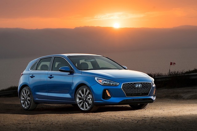 Hyundai Elantra Gt photo 16