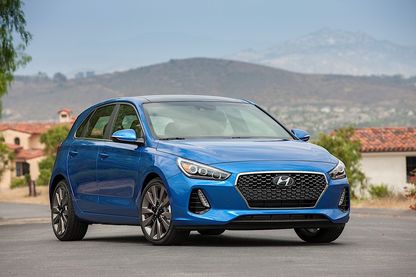 Hyundai Elantra Gt photo 20