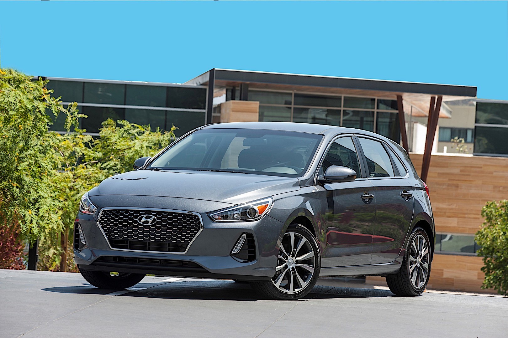 Hyundai Elantra Gt photo 26