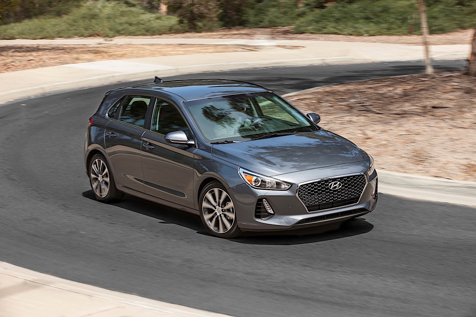 Hyundai Elantra Gt photo 28