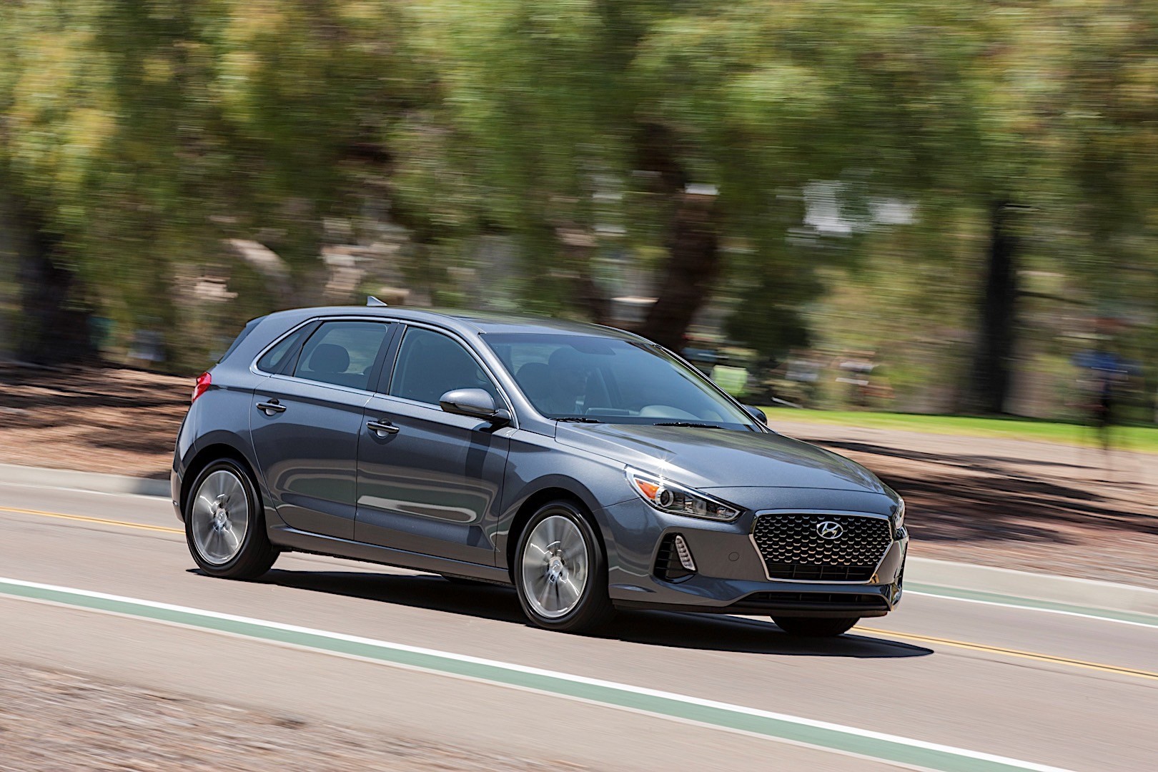 Hyundai Elantra Gt photo 29