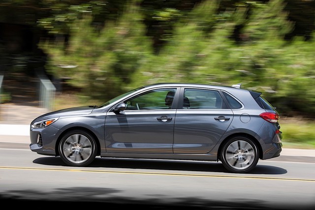 Hyundai Elantra Gt photo 31