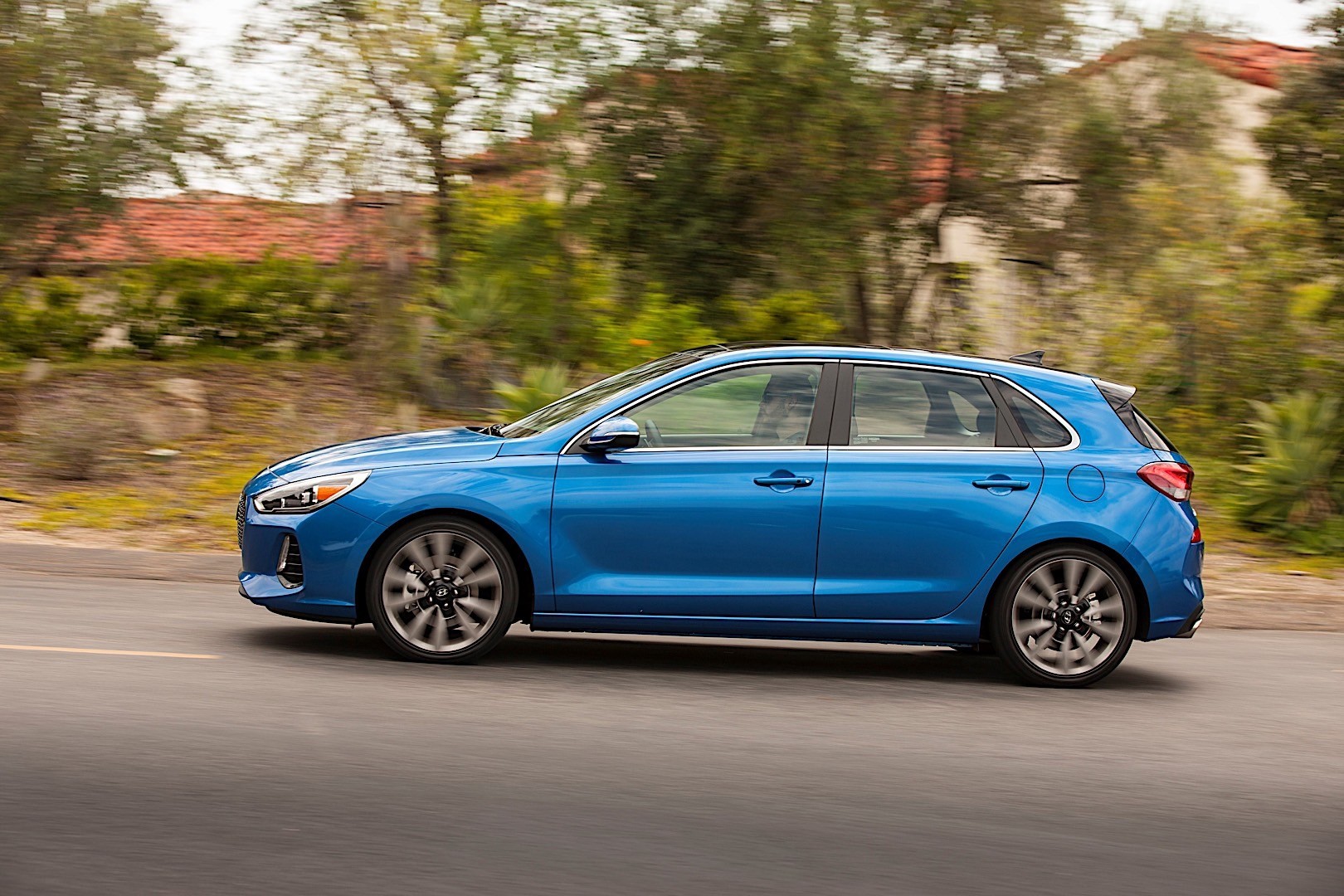 Hyundai Elantra Gt photo 38