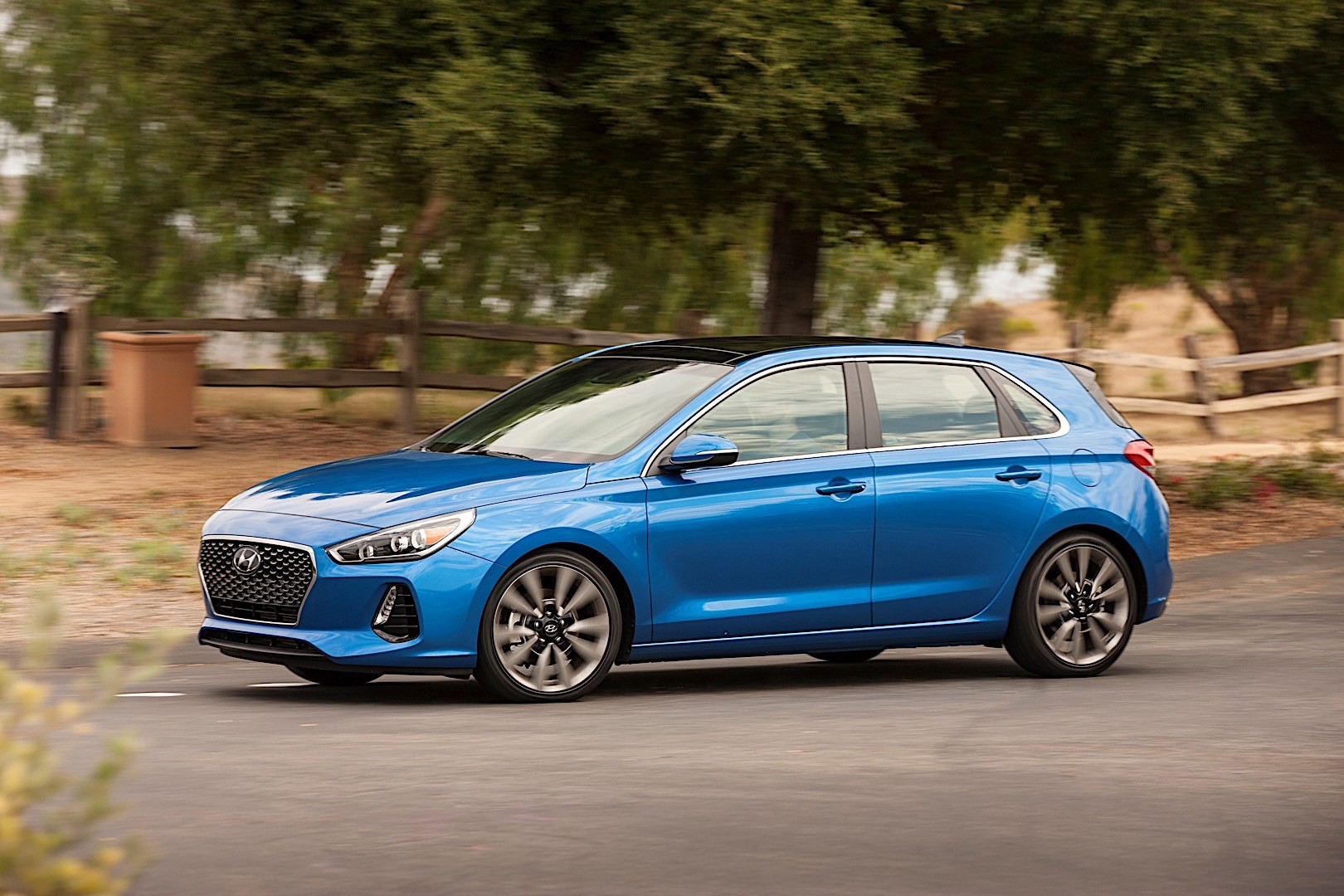 Hyundai Elantra Gt photo 44