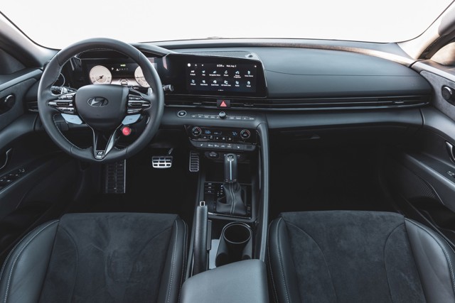 Hyundai Elantra N photo 28