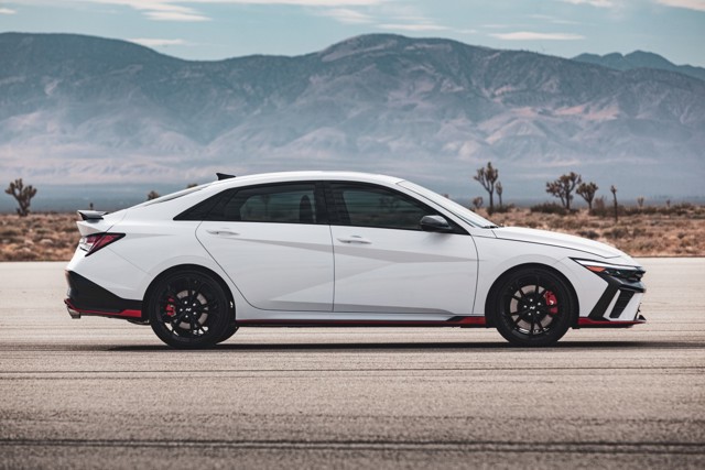 Hyundai Elantra N photo 5