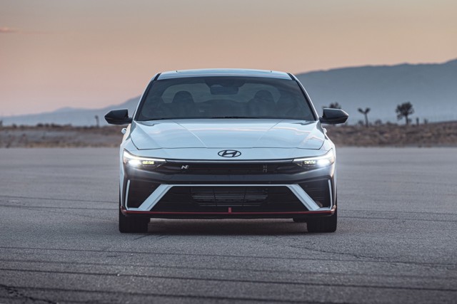 Hyundai Elantra N photo 7