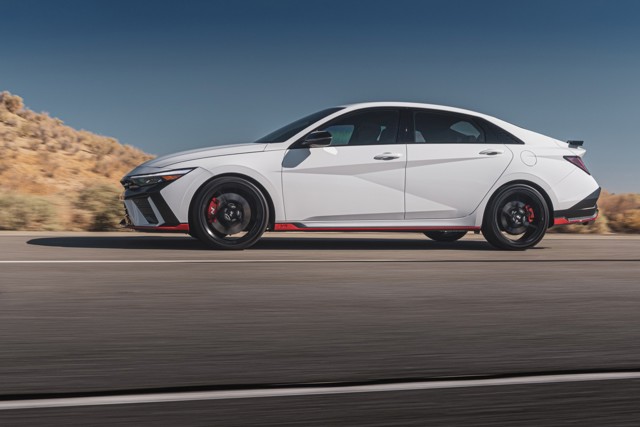 Hyundai Elantra N photo 10