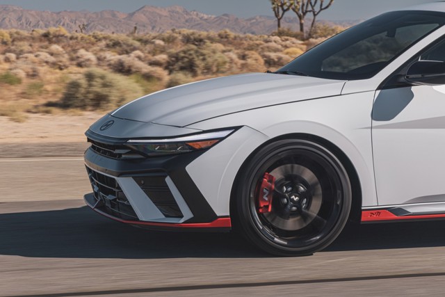 Hyundai Elantra N photo 11