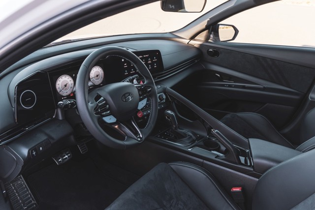 Hyundai Elantra N photo 29