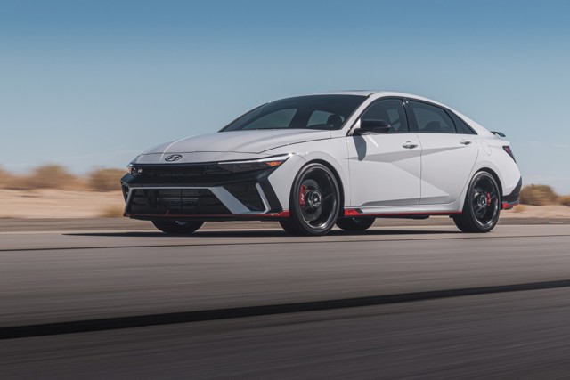 Hyundai Elantra N photo 14