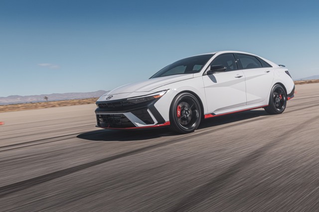 Hyundai Elantra N photo 18