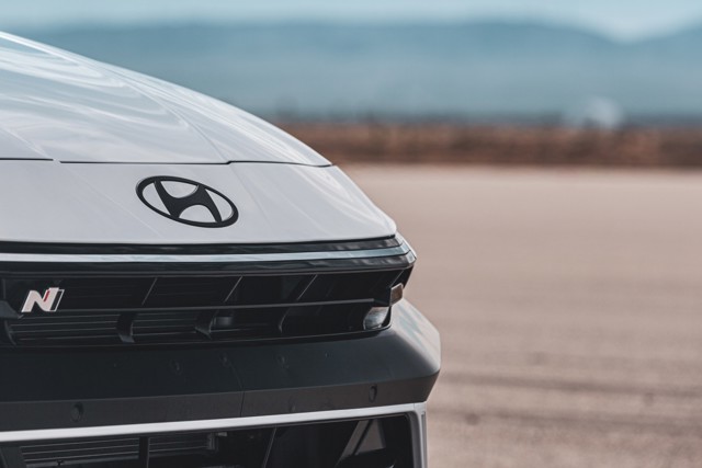 Hyundai Elantra N photo 22