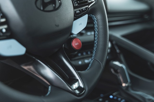 Hyundai Elantra N photo 31