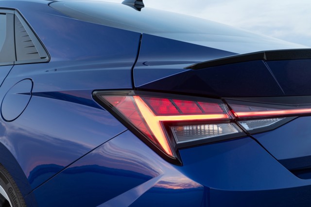 Hyundai Elantra N photo 10
