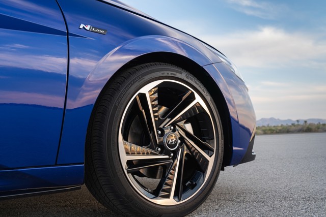 Hyundai Elantra N photo 35