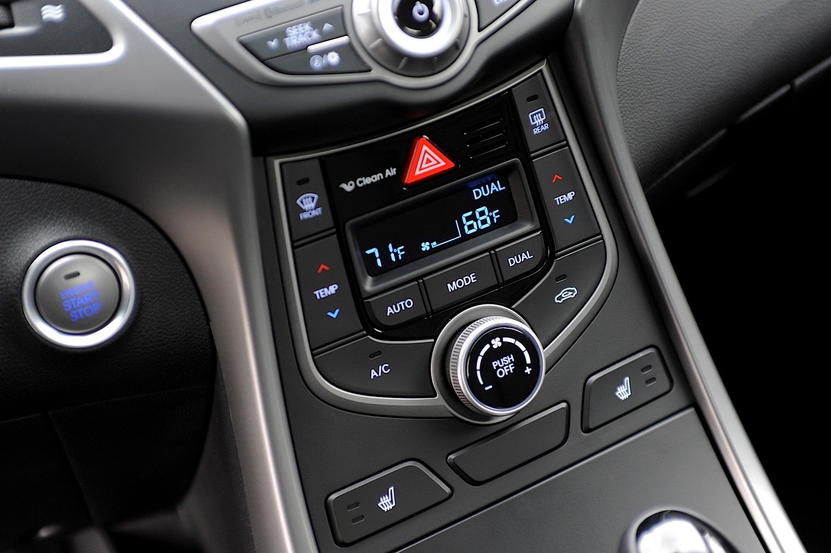 Hyundai Elantra Sedan photo 47