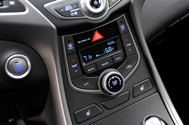 Hyundai Elantra Sedan photo 47