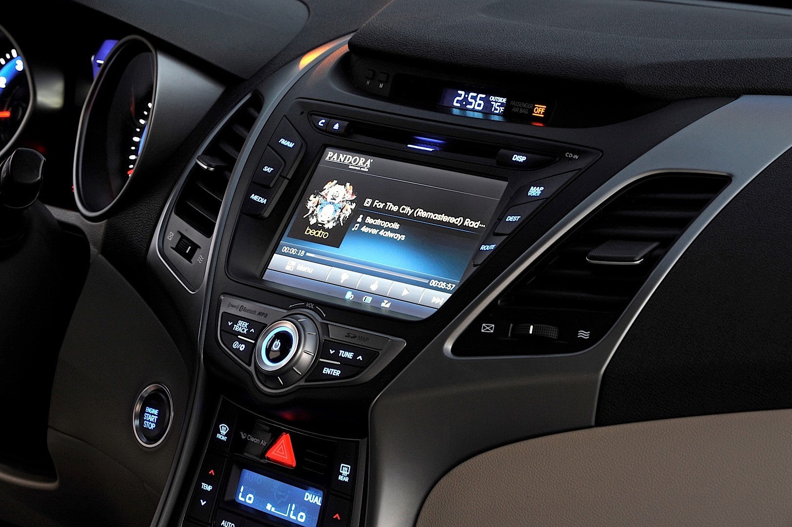 Hyundai Elantra Sedan photo 48