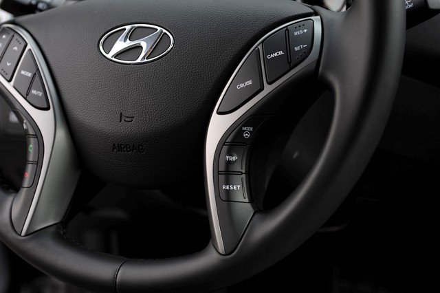 Hyundai Elantra Sedan photo 61
