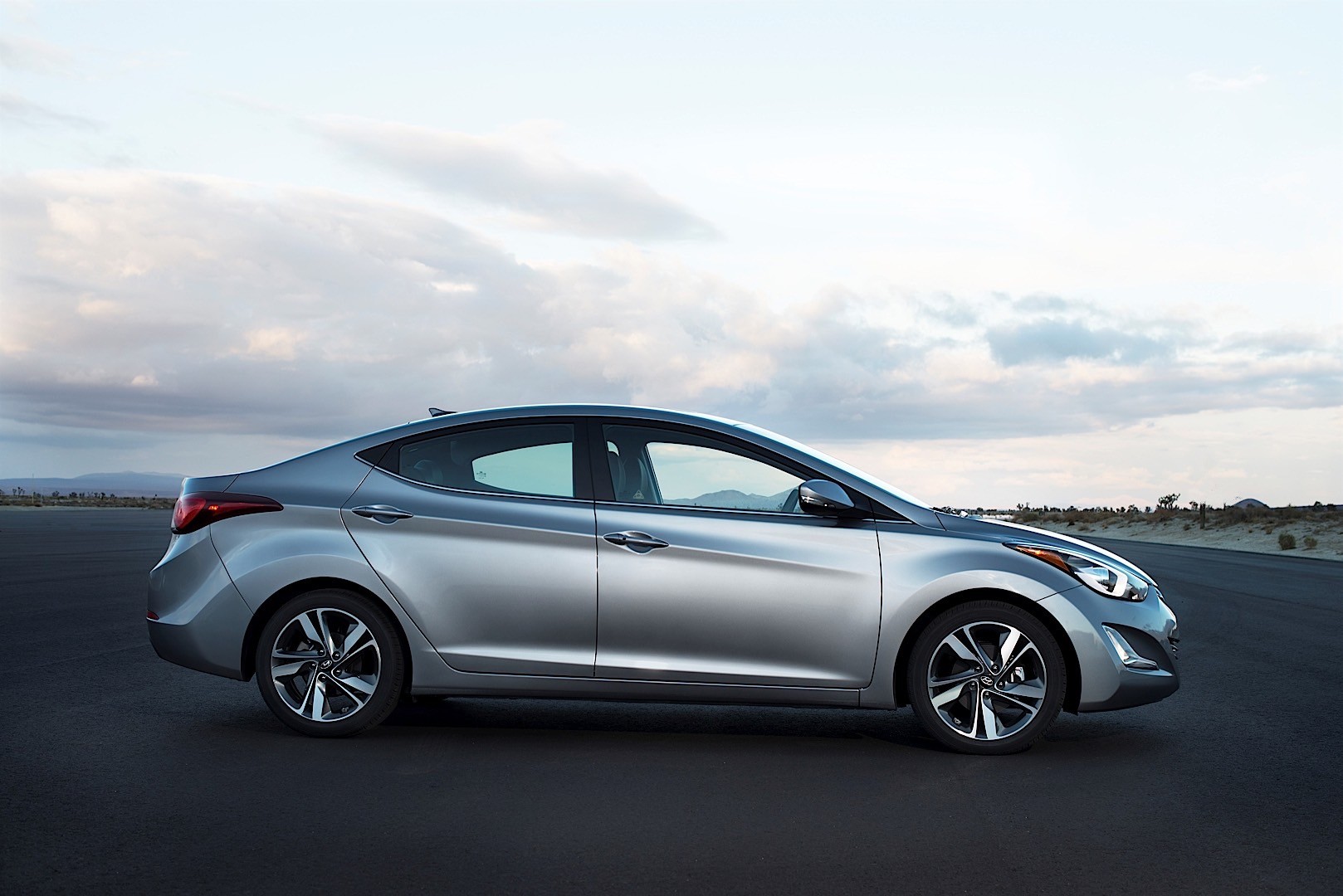 Hyundai Elantra Sedan photo 20