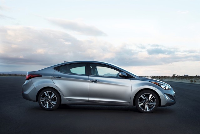 Hyundai Elantra Sedan photo 20