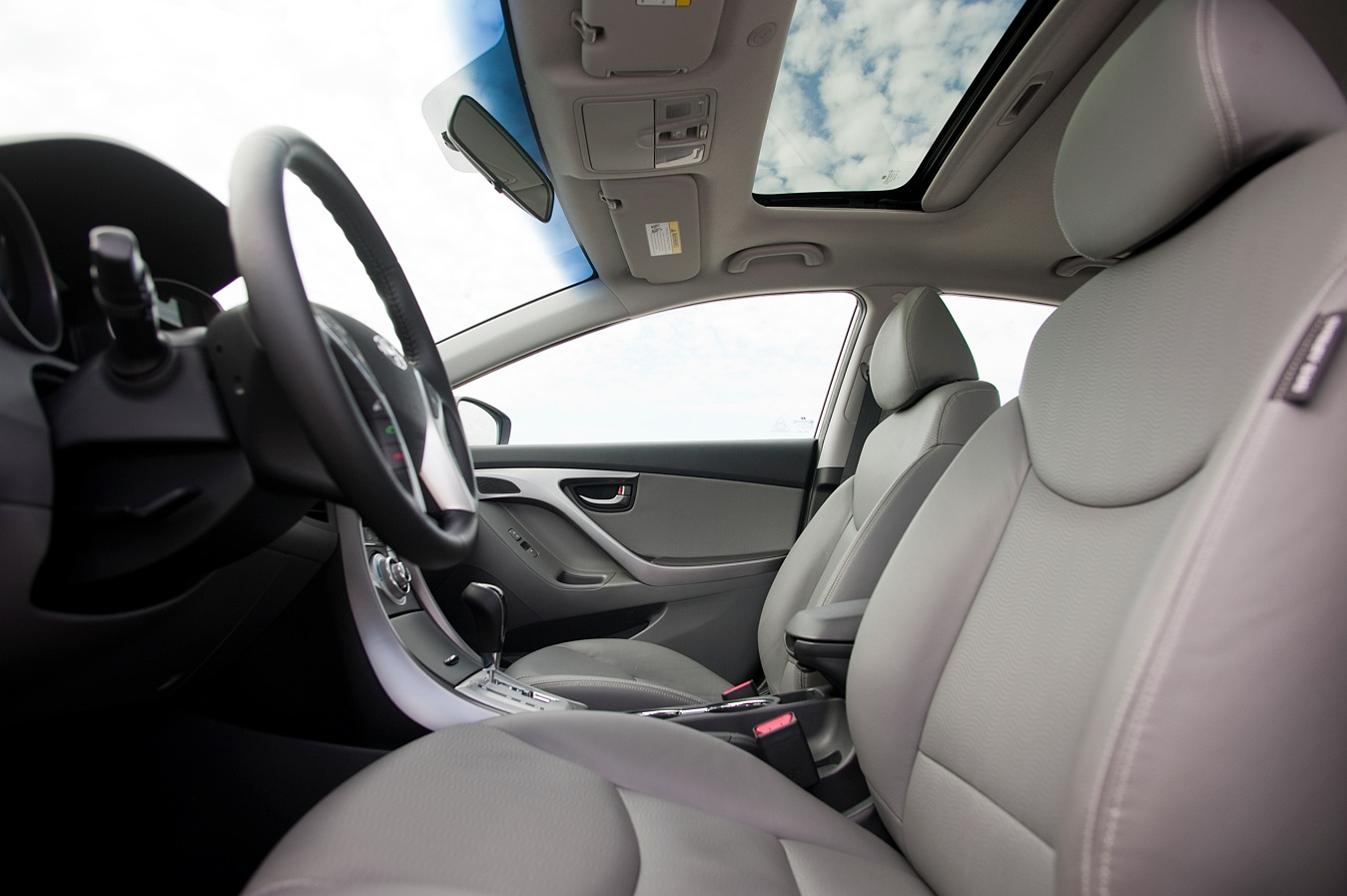 Hyundai Elantra Sedan photo 44