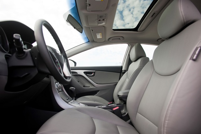 Hyundai Elantra Sedan photo 44