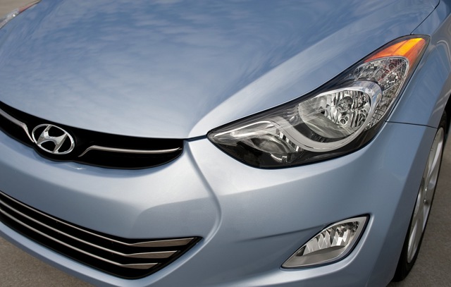 Hyundai Elantra Sedan photo 2