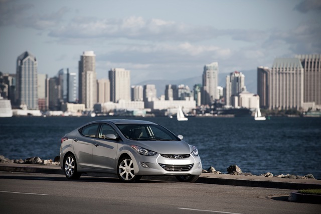 Hyundai Elantra Sedan photo 5