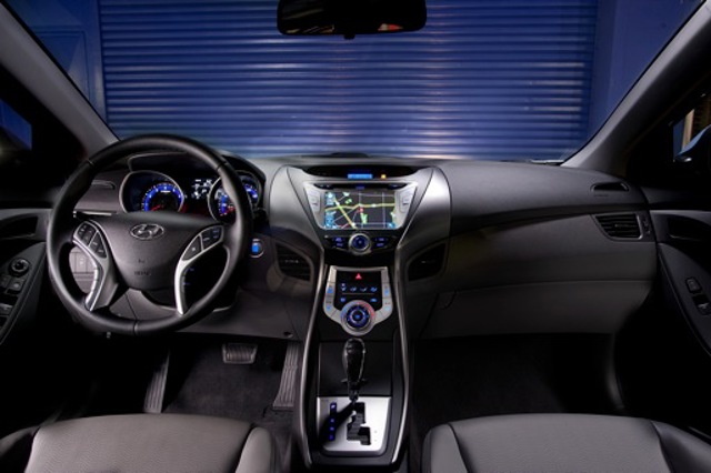Hyundai Elantra Sedan photo 40
