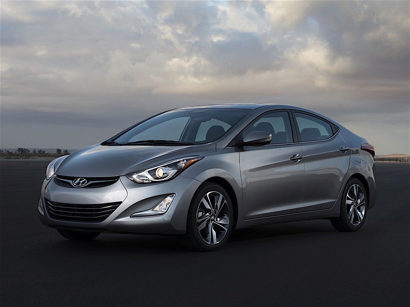 Hyundai Elantra Sedan photo 23