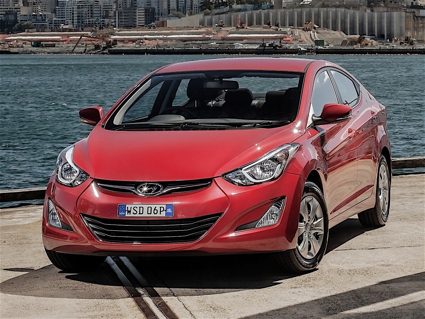 Hyundai Elantra Sedan photo 2