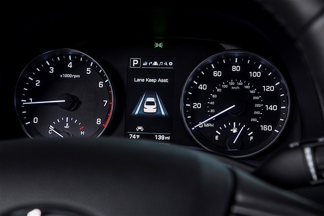 Hyundai Elantra Sedan photo 58