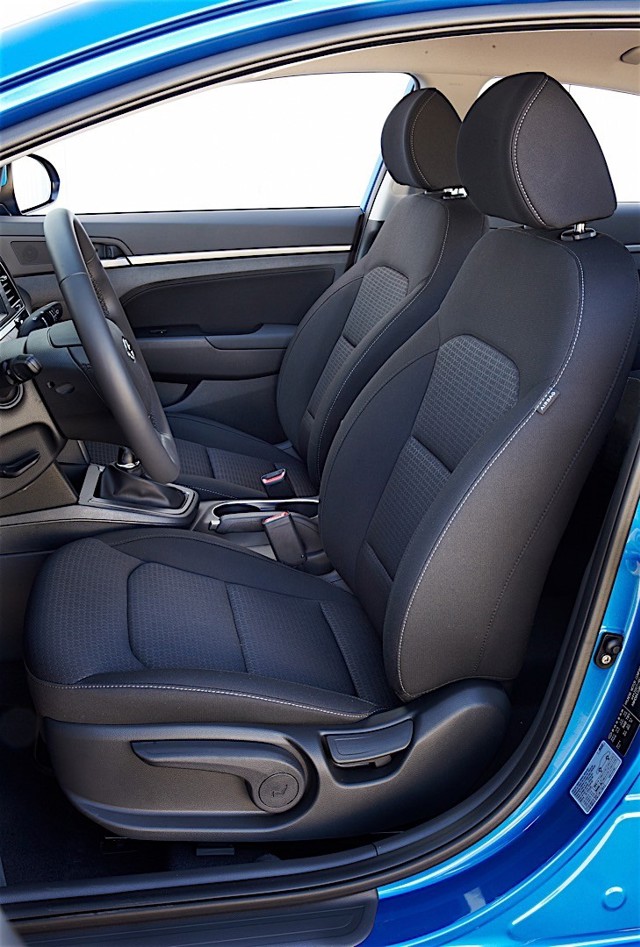 Hyundai Elantra Sedan photo 69