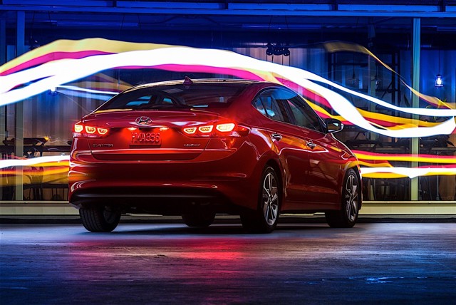 HYUNDAI Elantra Sedan